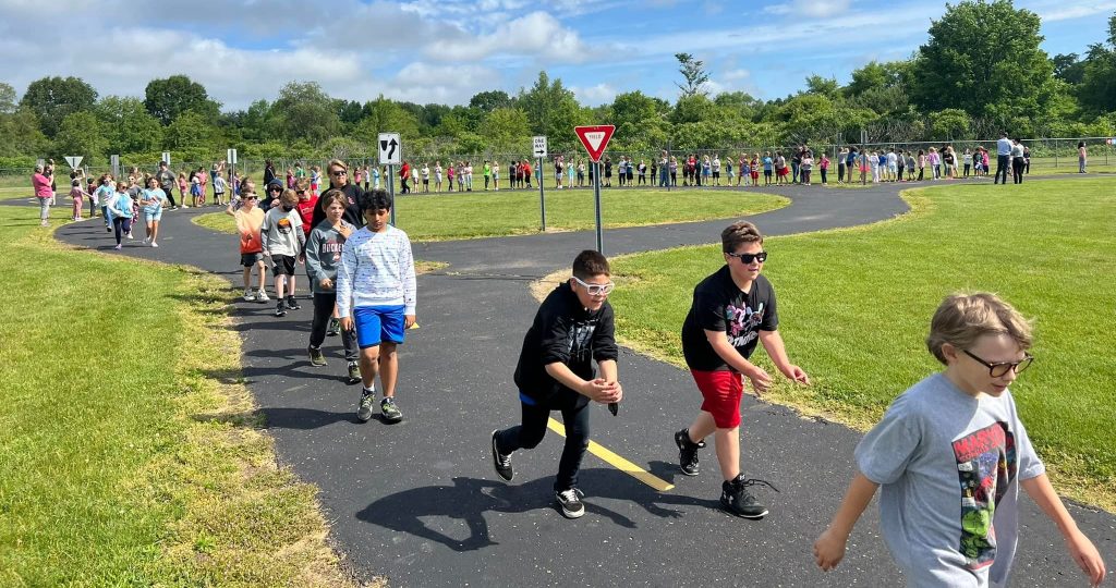 Keego Harbor Student School