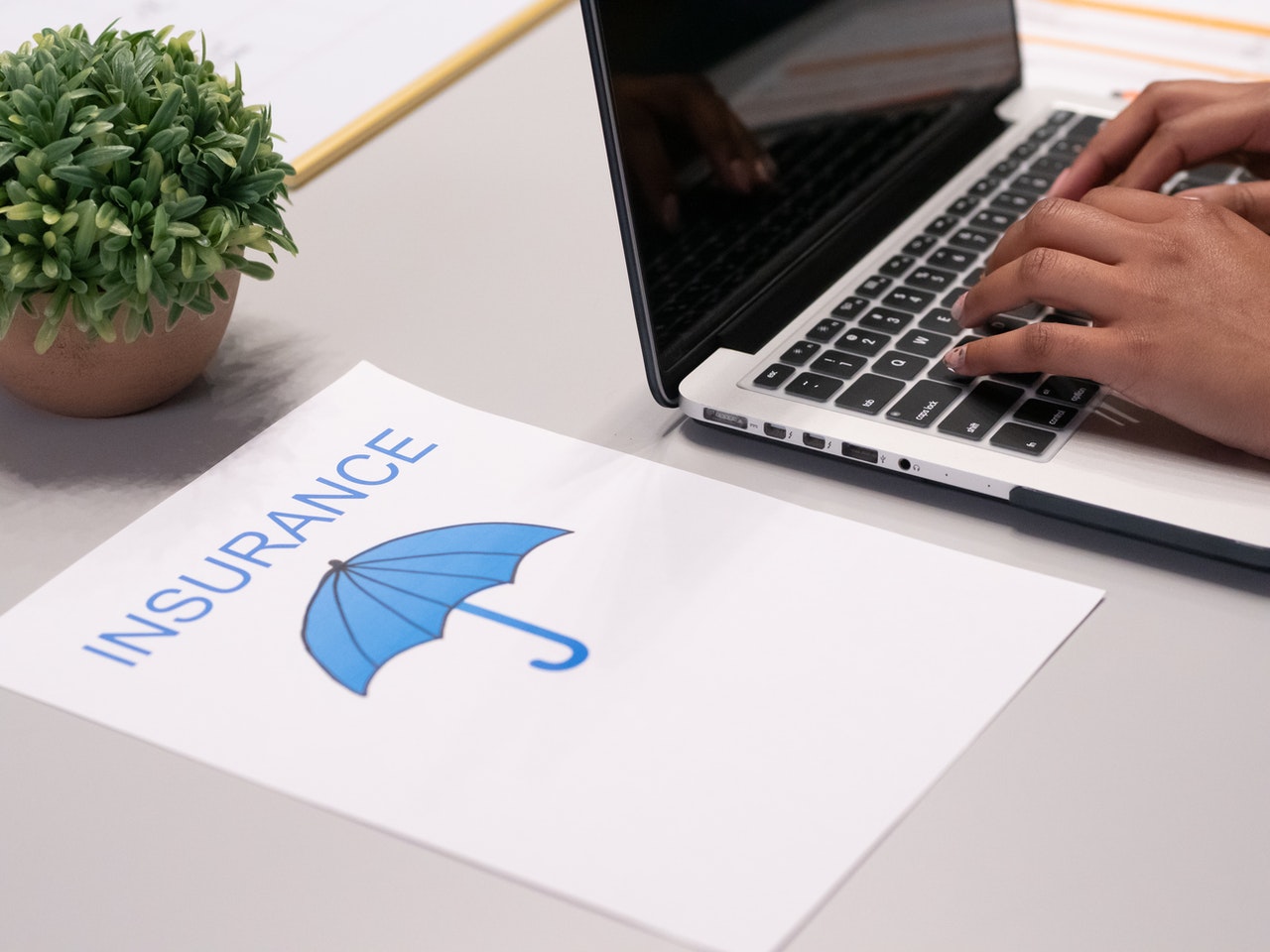 Does Everyone in an Apartment Need Renters Insurance?