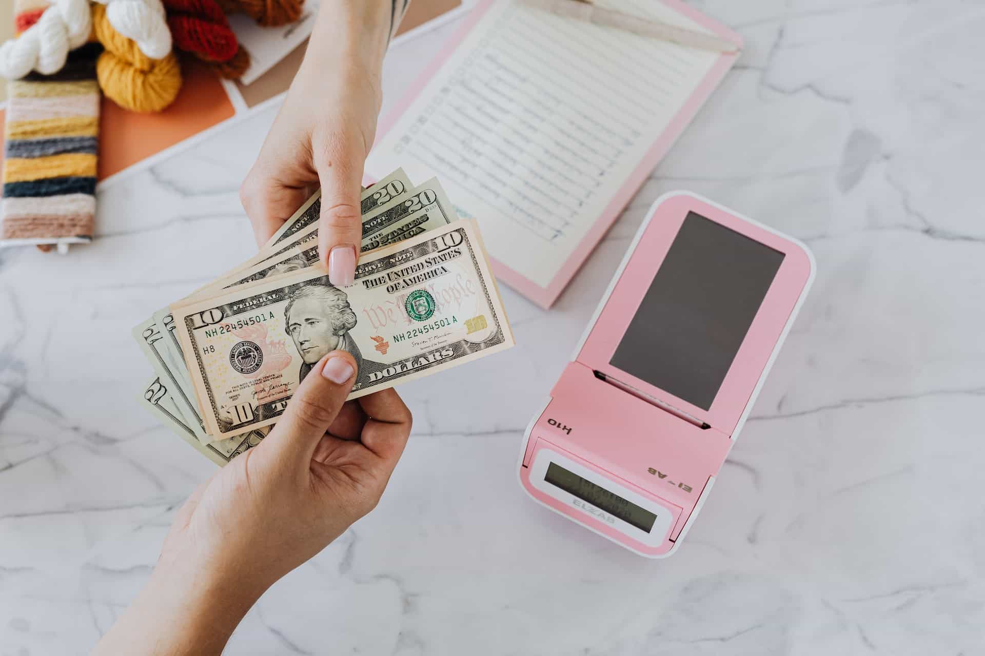 How to Pay Rent for an Apartment