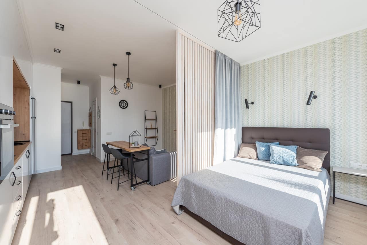 How to Downsize from a House to an Apartment